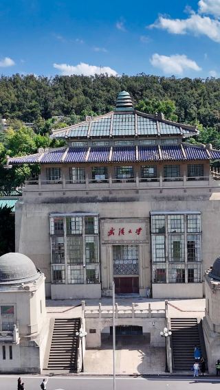 루오자 모먼츠: 우한대학 클래식 워킹 투어 + 가이드 투어 + 캠퍼스 음식