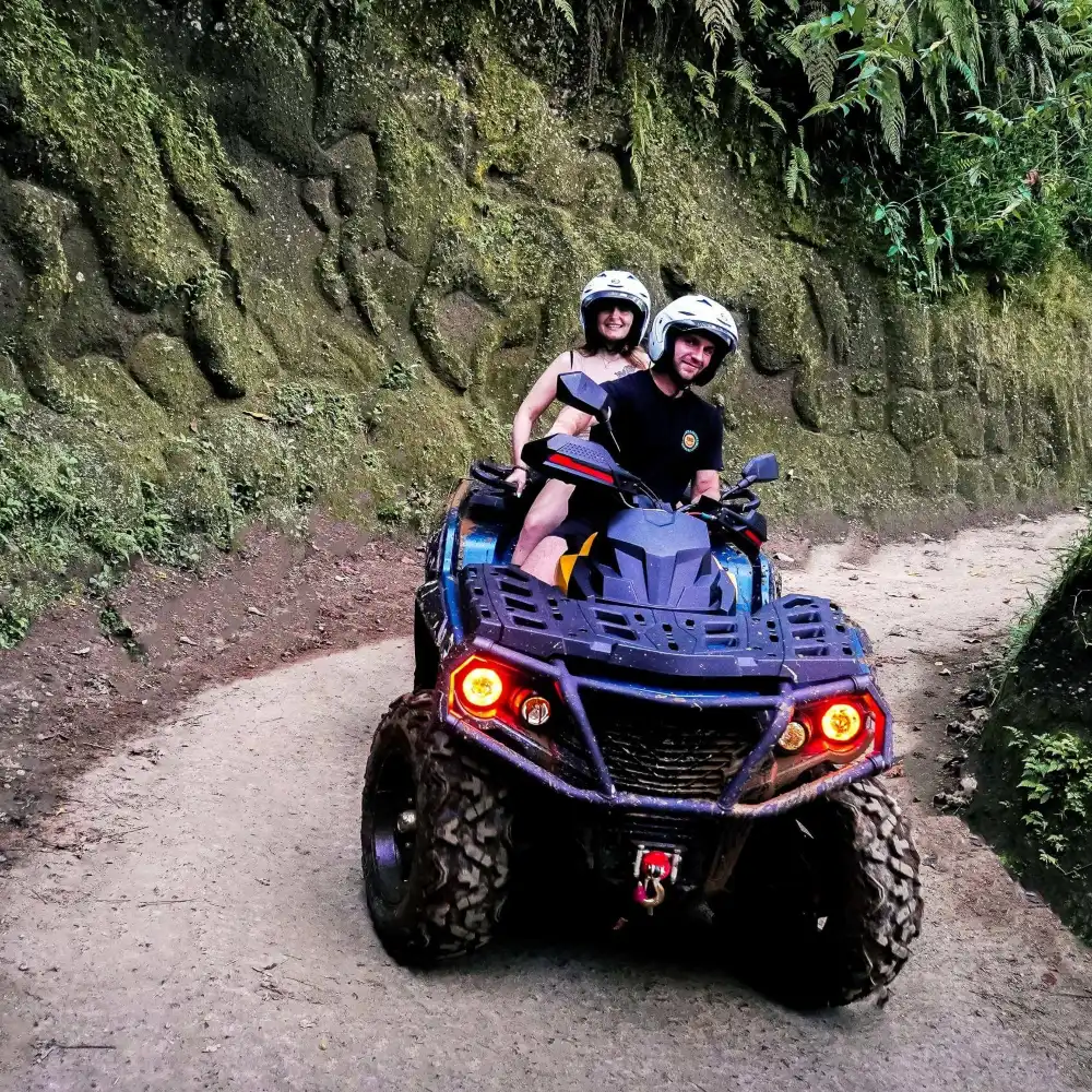 バリ島ウブドのAlasan Adventure ATV全地形バイクオフロード体験 