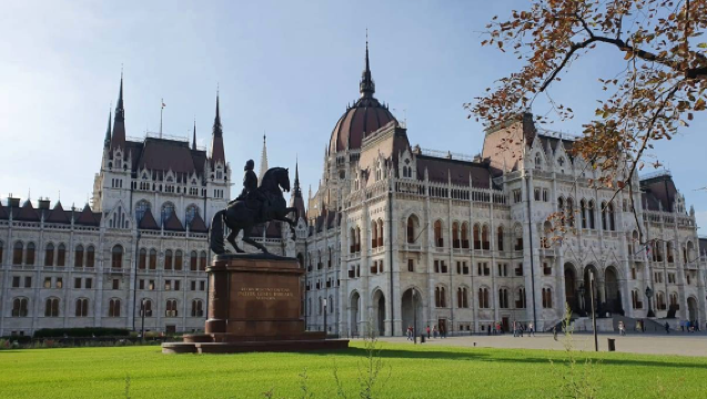 匈牙利布達佩斯-國家博物館-歌劇院【中文專車-愜意舒適】