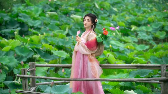 Rejsefotografering i Longlin Various Nationalities Autonomous County[Hjemmebesøgsfotografering og følgefotografering, familie- og parfotos, korte videoer, reklamefilm, portrætter, bryllupsfotografering, alle råfotos inkluderet, oversættelse]