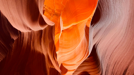 US: hiking tour in lower Antelope Canyon [optional noon time slot]