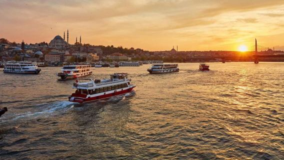 Istambul: Cruzeiro de 3 Horas no Bósforo ao Pôr do Sol com Parada de 1 Hora no Lado Asiático e Transfer do Hotel