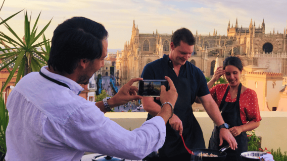 Seville: Paella Cooking Class & 30-Min Local Expert Q&A