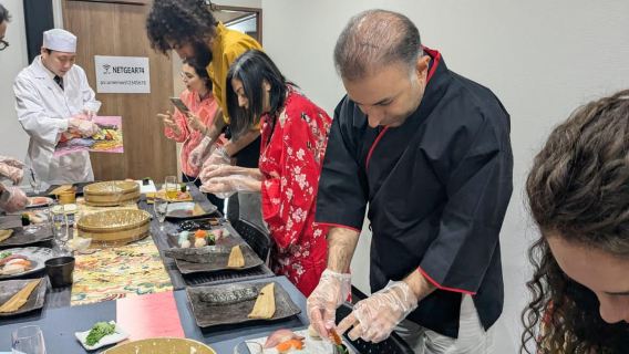 Nara: Cooking class, learning how to make authentic sushi