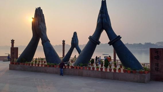 Varanasi: Sunrise Boat Tour with Arti Ceremony