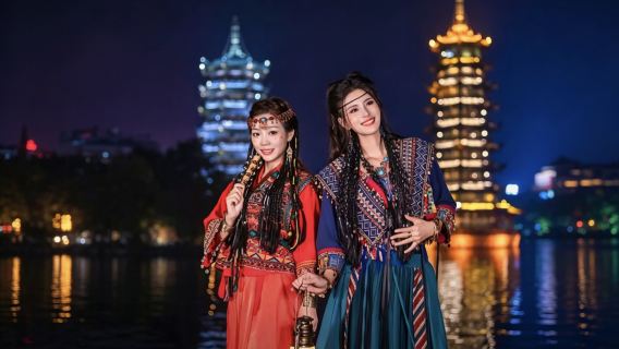 Guilin sun and moon travel photo shoot costume experience (exquisite costume rental + photographer follow-up shooting + considerate service)