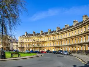Bath Self Guided Walking Tour - Stories, histories and architecture