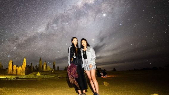 Perth, Australia Day Trip: Pinnacles Sunset Dinner &amp; Stargazing Tour (Departs from Perth)