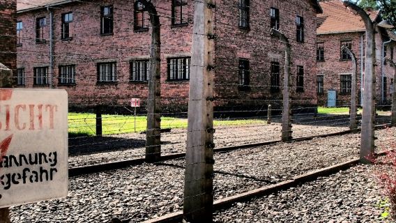 เอาชวิตซ์-เบียร์เคเนา: ทัวร์พร้อมไกด์ + บริการรับส่ง