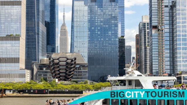 New York: Pelayaran Wisata Kebebasan dan Kemerdekaan Kota Besar