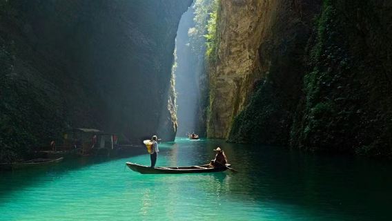 恩施屏山峽谷+宣恩夜景一日遊（不早起、無二消）賓士保母車