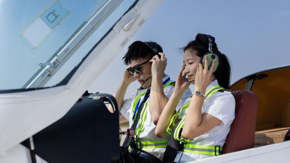 廣東珠海逆風飛行服務珠海蓮洲基地 — 真機駕駛 直升機 固定翼飛機駕駛【不限人群】30分鐘飛行體驗門票
