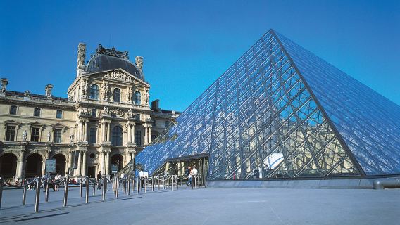 Louvre Museum Guided Tour with Skip the Line Ticket