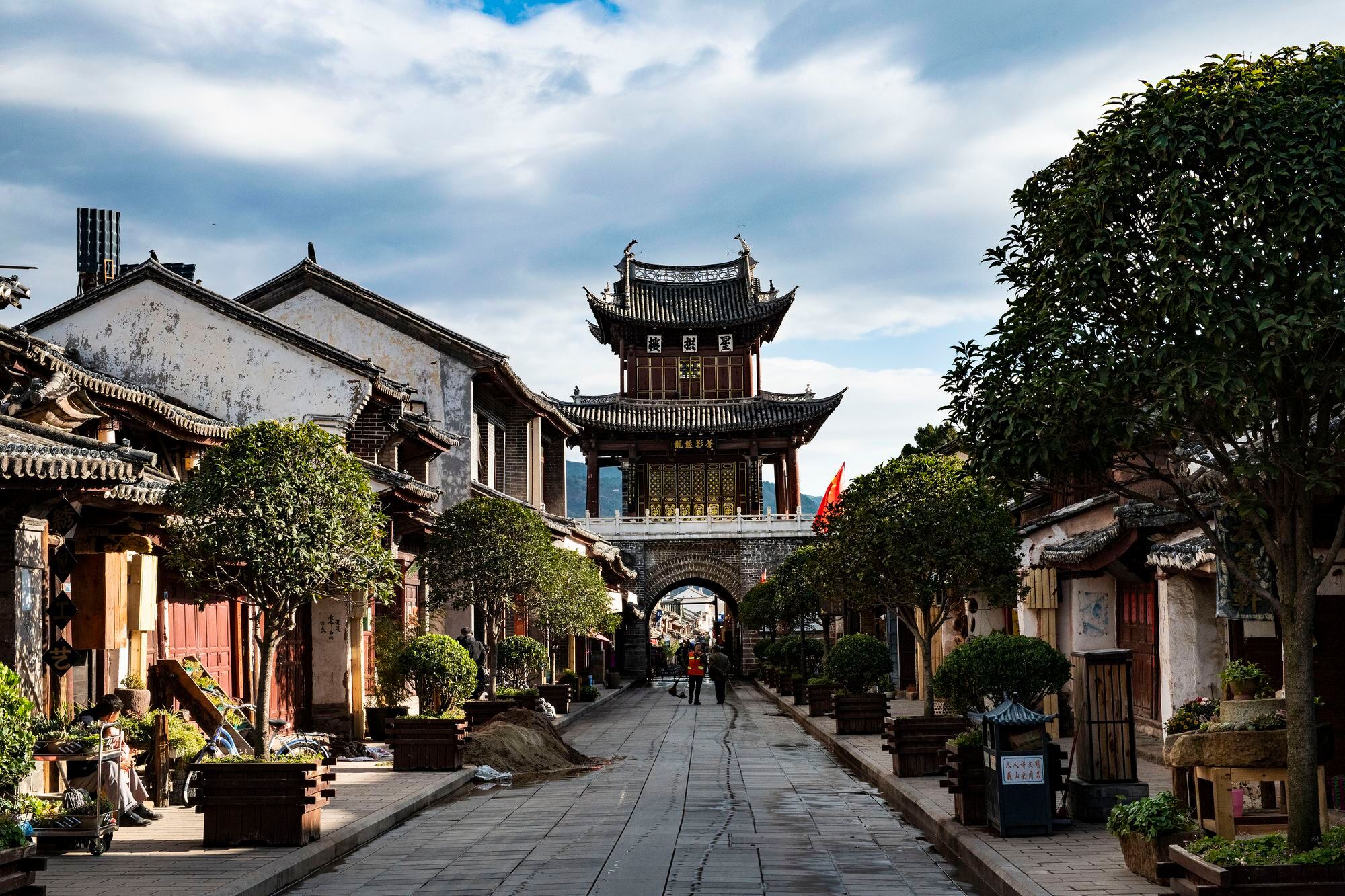 Dali to Shaxi Shibao Mountain Jianchuan Old Town private charter 1-day tour