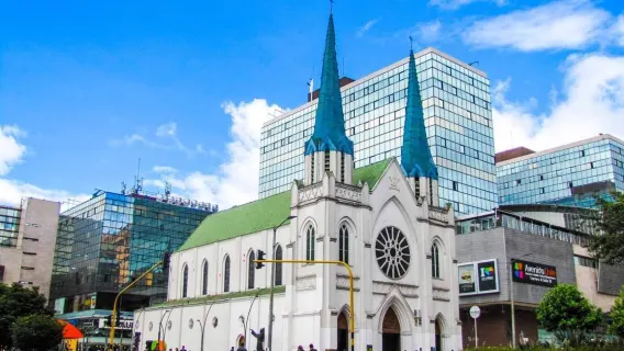 Bogota/Medellin/Barranquilla, Kolombia Terjemahan bahasa Mandarin/Inggris/ sewa kendaraan pribadi khusus