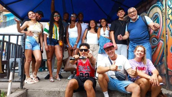 Medellín: tour dei graffiti di Comuna 13 con street food e funivia