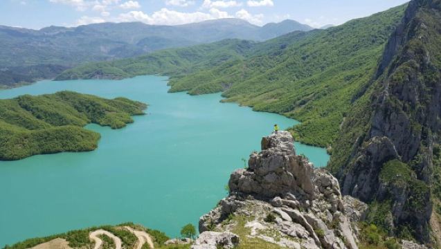 From Tirana: Bovilla Lake and Gamti Mountain Day Tour