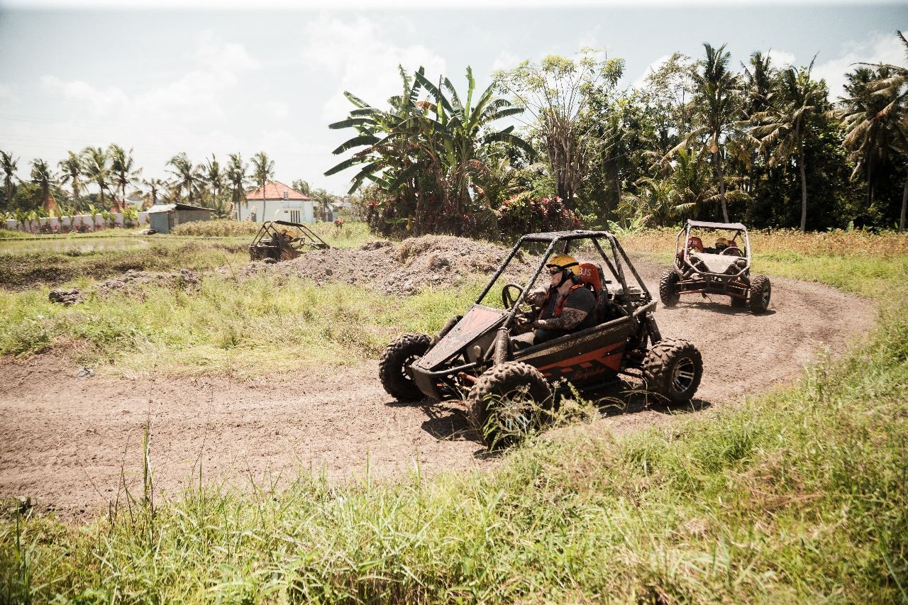 บาหลี: ผจญภัยด้วยรถบักกี้พร้อมอาหารกลางวันและล่องแก่งแม่น้ำอายุง (เลือกได้)