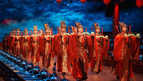 Peking Yuxiandu - Kaiserliches Küchenmuseum Erlebnis (Kaiserliches Festmahl der höchsten Klasse + Luxuriöse Genüsse wie ein chinesischer Kaiser + Optional traditionelle Gewänder + Museumsbesuch)