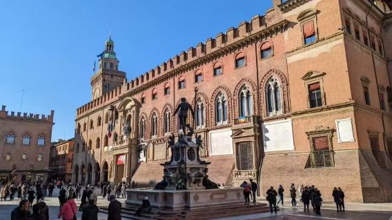 意大利裏米尼博洛尼亞老城+生物標本博物館+聖白託略大殿一日遊