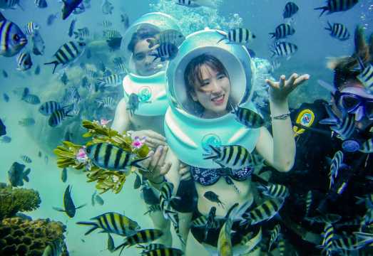 Nha Trang Bay Sea Walk Adventure & Traditional Seafood Lunch