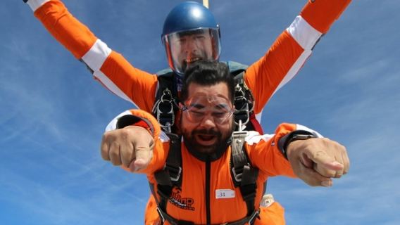 Prague: Tandem Skydiving Experience + Transfers