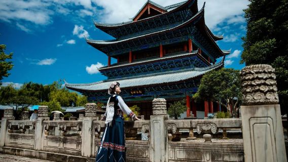 麗江包車1日遊+古鎮人文主題+木府+黑龍潭公園+束河+白沙