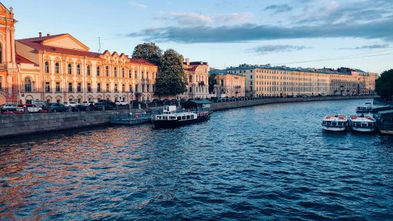 Book after inquiry/St. Petersburg Nevsky Prospekt Kazan Cathedral Peter the Great's Summer Palace Winter Palace/airport/point-to-point car service/tour guide and driver/private car service