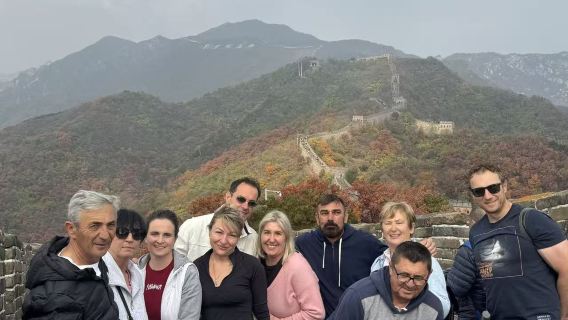 Excursión de un día a la Gran Muralla de Mutianyu en Pekín en grupo privado: elige entre guías turísticos en chino, inglés y otros idiomas
