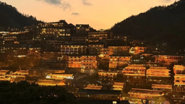 Lawatan Persendirian Guiyang ke Kampung Miao Xijiang (Kampung Miao Terbaik di China)