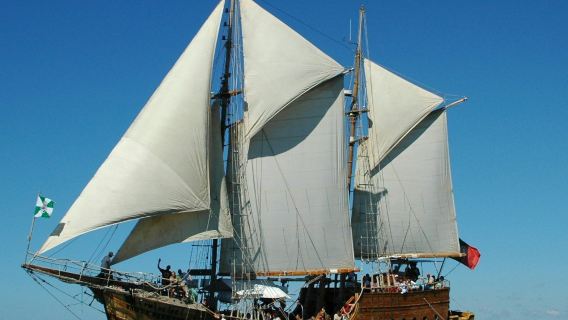 Lagos: Piratenschiff-Nachmittagstour zu den Höhlen