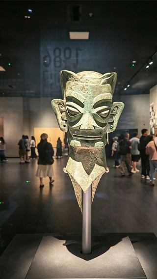 成都パンダ基地+三星堆+環球中心SKP【7人団体入場チケット+ガイド付き】
