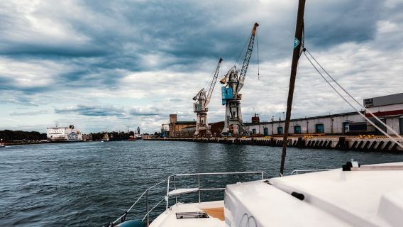 Gdańsk: Motlawa and Port yacht cruise with Welcome Drink