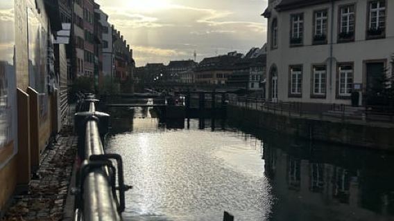 Walking tour of the city center