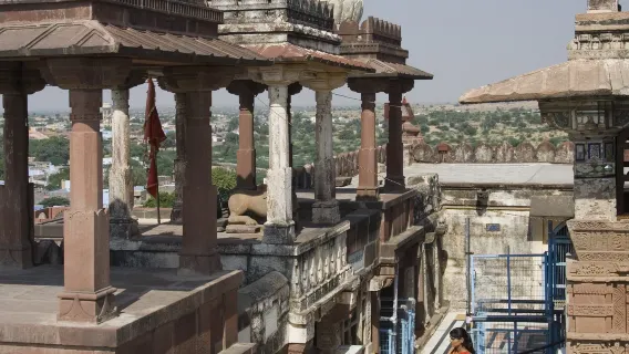 조드푸르에서 출발하는 가이드 서비스 포함 자이살메르 시티, 오시안 및 키찬 방문 투어