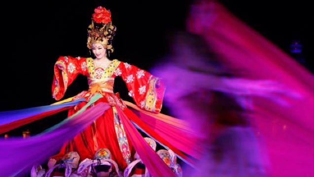 Tiket masuk Muzium Makam Qin Shi Huangdi Xi'an (Tentera Terracotta) + Istana Huaqing + 'Song of Everlasting Sorrow' + Pengalaman Memakai Pakaian Han