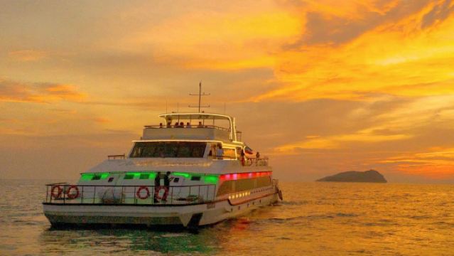 亞庇藍海之星|遊艇日落巡航+菲律賓樂隊+自助晚餐+接駁服務