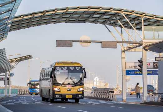 Limousine Airport Bus: Incheon International Airport Terminal 1 - Seoul City Center Bus Ticket