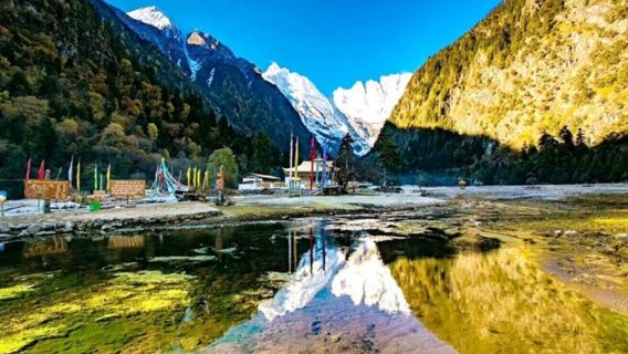 Meili Snow Mountain Golden Sunrise, Feilai Temple and Baima Snow Mountain Private Tour