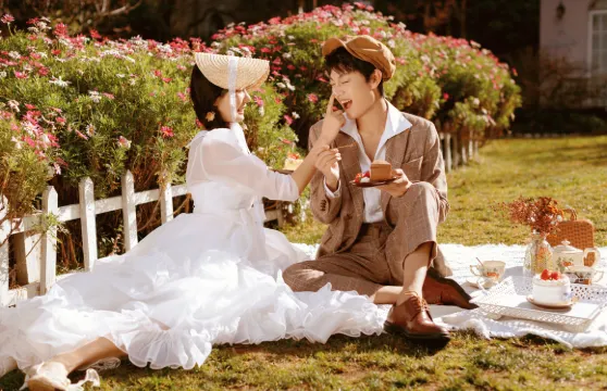 英國紐卡斯爾Trip Moments【婚禮跟拍 街拍 抓拍 航拍 攝影錄影/多語言翻譯/底片全送/動作指導】