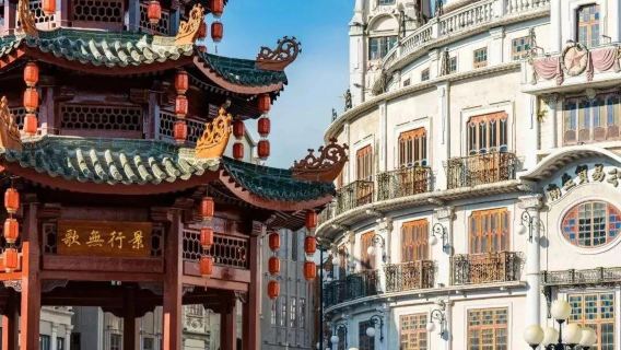 Se ofrece una excursión de un día al casco antiguo de Shantou, el escenario del palacio de Laomiao, el albergue de Shantou y el muelle de Chaozhou con servicio en inglés.