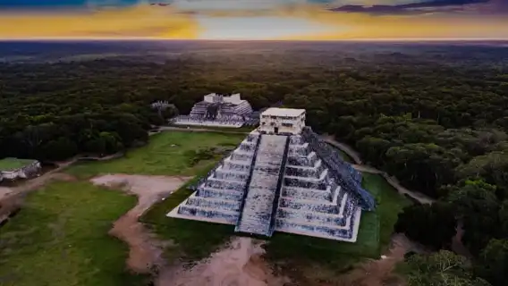 From Cancun: Sunrise in Chichen Itza with an optional buffet lunch
