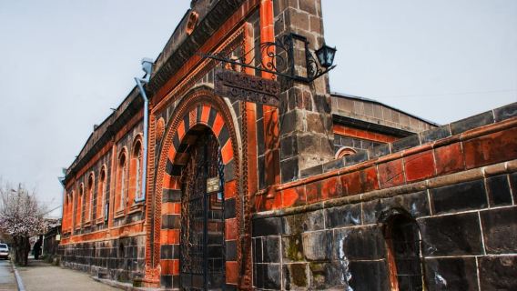 Gruppenreise: Besichtigung von Gjumri, Schwarze Festung, Harichavank