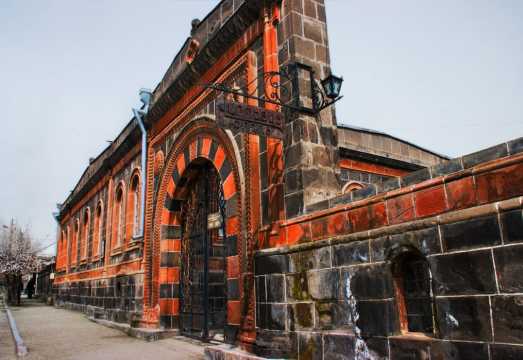Group Tour: Gyumri sightseeing, Black Fortress, Harichavank