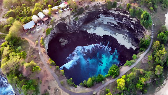 NUSA PENIDA Snorkeling, Beach Club lunch, West tour by Private transport