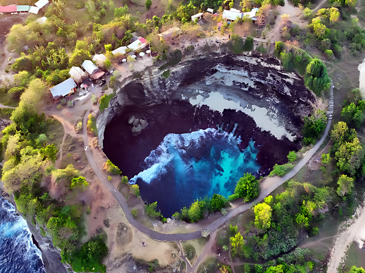 NUSA PENIDA Snorkeling, Beach Club lunch, West tour by Private transport