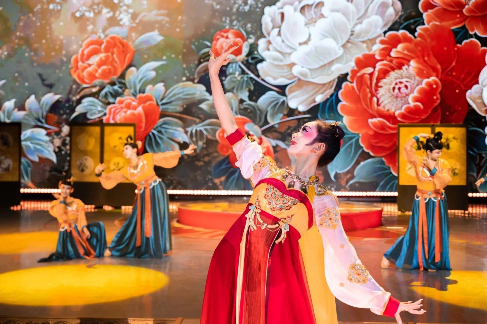 Xi'an Tang Dynasty Music and Dance Palace "Empress of the Great Tang" show/concert ticket + imperial banquet (ancient dance performance + audio-visual feast + immersive experience + delicious cuisine)