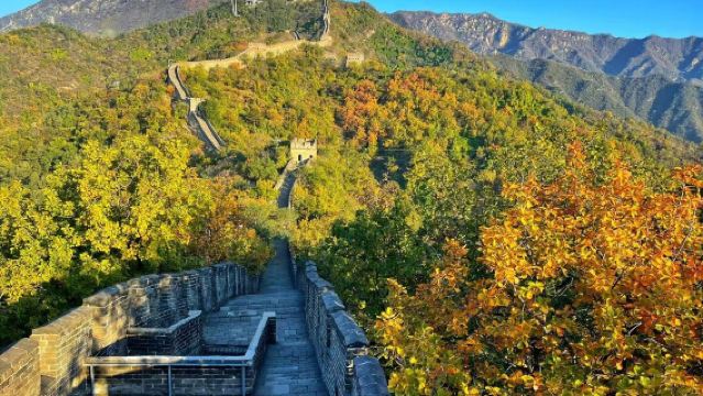 慕田峪長城+頤和園ワンデーツアー【プライベートツアー・専用車ツアー・送迎付き】