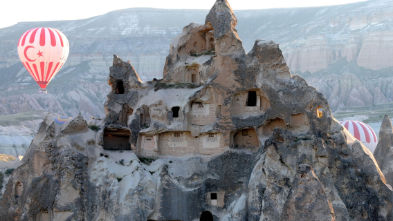 1-day tour in Türkiye's Cappadocia with Chinese-speaking guide|Lunch|Dungeon Admission Ticket|Transfer
