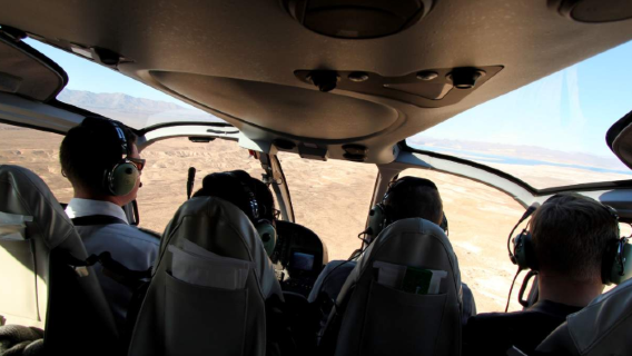 Helicopter tour from Las Vegas to the West Rim of the Grand Canyon (Experience the unique charm of Las Vegas and the Grand Canyon)